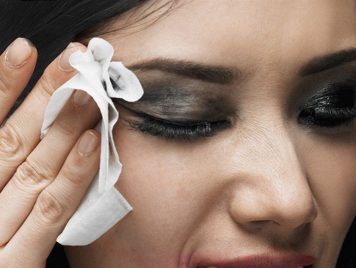 Lupa Menghapus Makeup Sebelum Tidur? Ini yang Akan Terjadi Pada Wajah