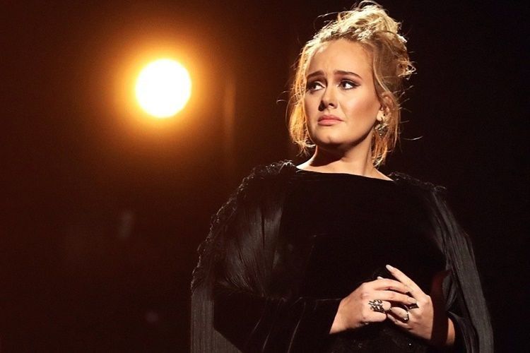 Resmi Gugat Cerai, Ini 5 Penyebab Adele dan Simon Konecki Berpisah