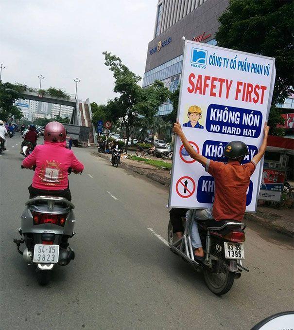 16 Foto Ini Buktikan Orang Lebih Butuh Uang Daripada Sayang Nyawa
