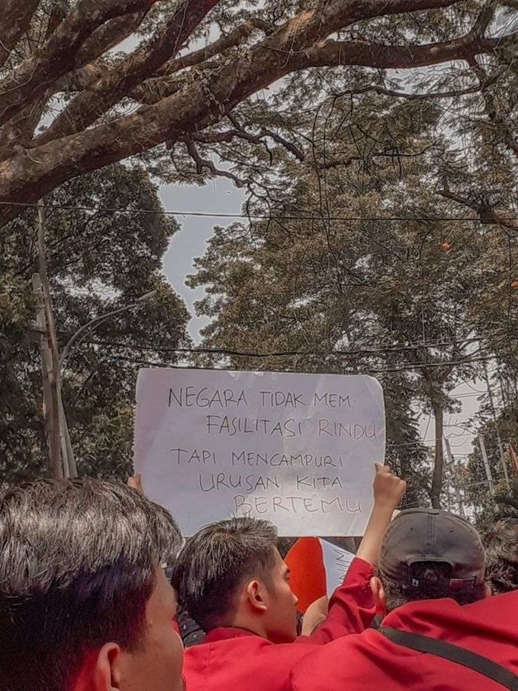 8 Poster Kocak Demo Mahasiswa Yang Jadi Ajang Curcol Soal Gebetan