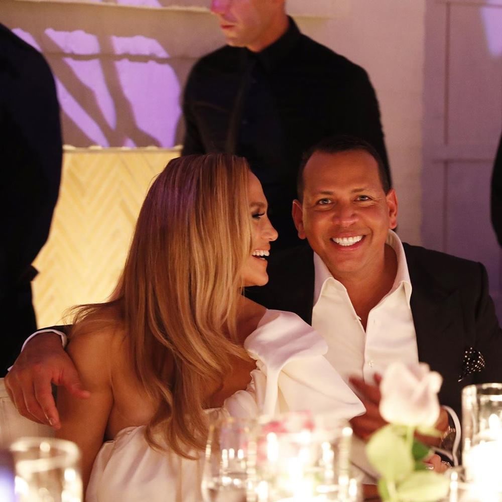 Makin Serius, Jennifer Lopez dan Kekasih Gelar Pesta Pertunangan