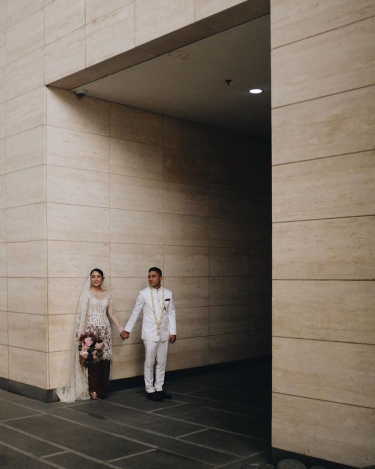 Bahagia Hingga Haru, 10 Foto Pernikahan Ayla Dimitri & Rama Devara