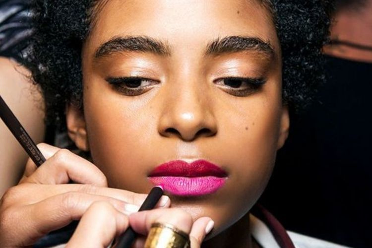 Nggak Boleh Asal, Ikuti 7 Tips Menggunakan Lipstik yang Benar 