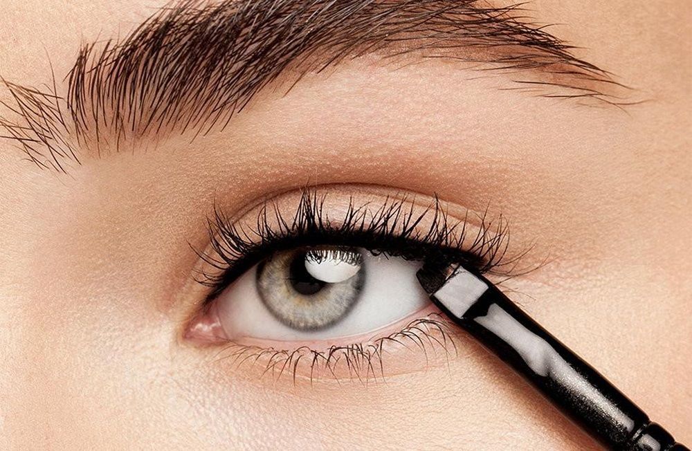 5 Kegunaan Lain Eyeshadow Selain untuk Merias Mata