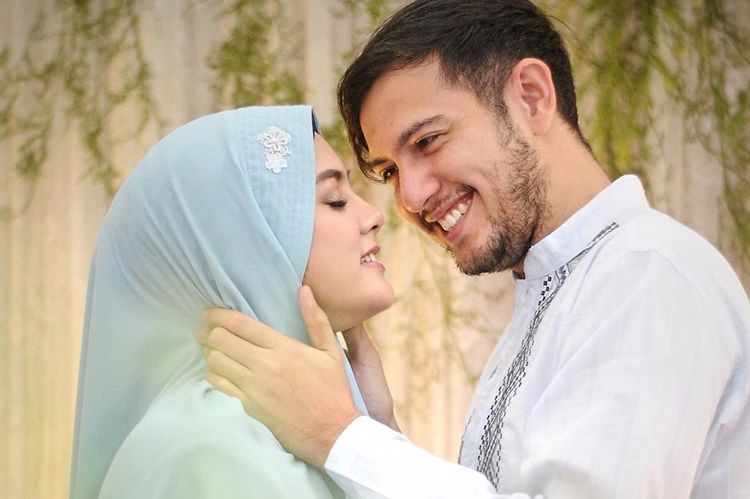 10 Panggilan Sayang dalam Bahasa Arab yang Romantis