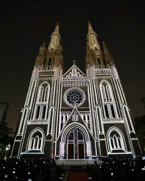 10 Potret Cantik Gereja Katedral Jakarta Memperingati Sumpah Pemuda