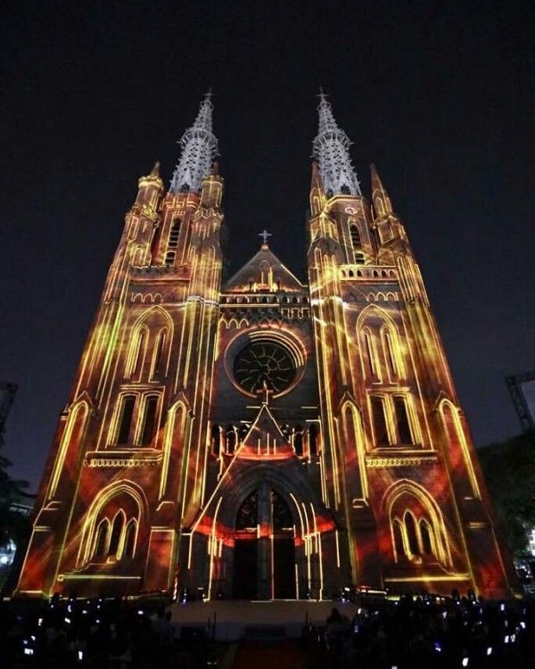 10 Potret Cantik Gereja Katedral Jakarta Memperingati Sumpah Pemuda