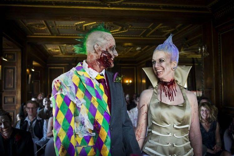 8 Foto Pernikahan Bertema Zombie