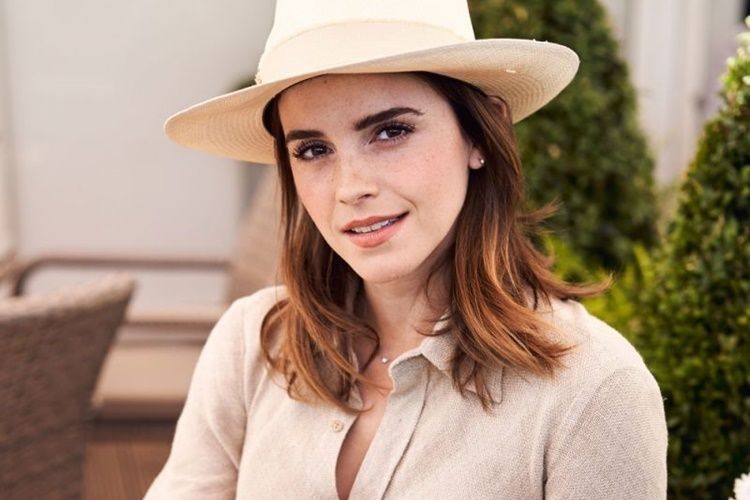 Mengaku Bahagia Jadi Single Emma Watson Justru Kepergok Ciuman