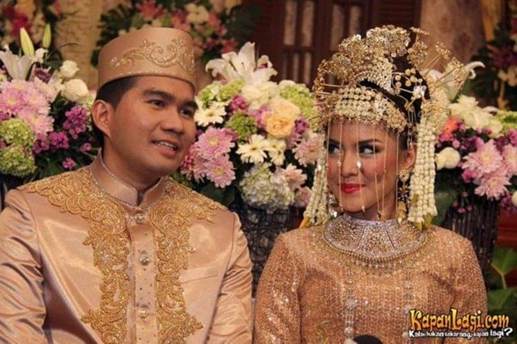 5 Artis yang Menikah dengan Adat  Betawi  Bikin Kagum 