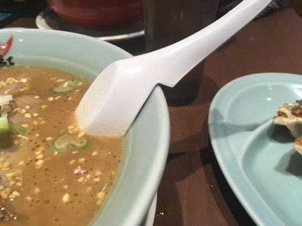 11 Inovasi Tempat Makan Ini Unik Banget, Idenya Brilian dan Helpful