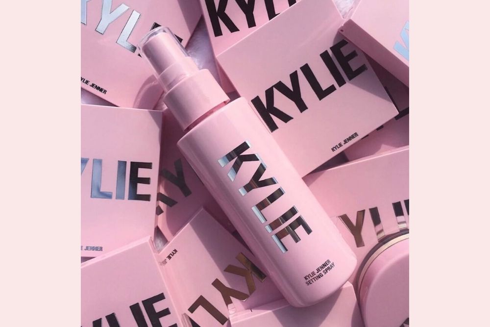 5 Product Kecantikan dari Kylie Jenner yang Wajib Kamu Miliki