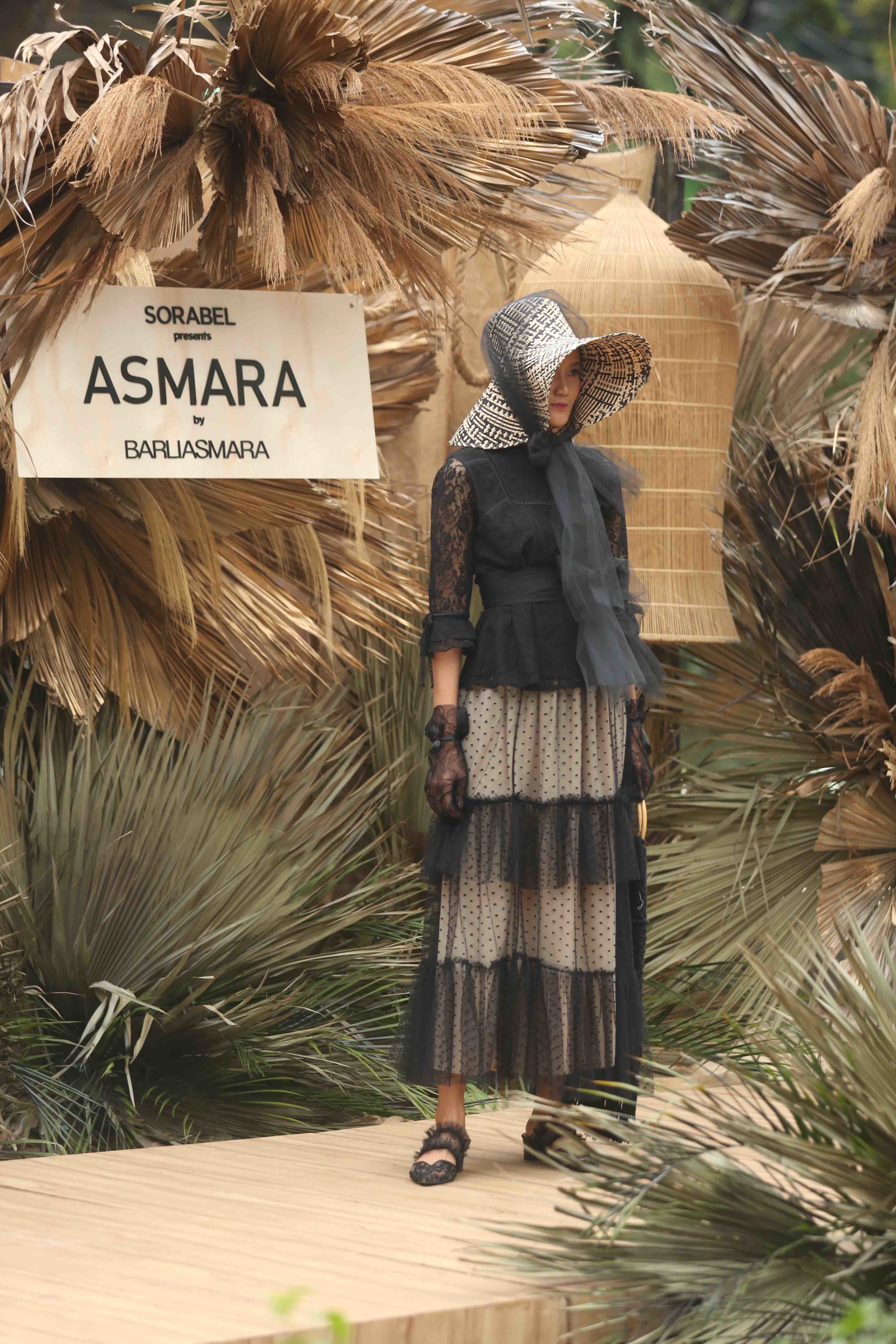 Seru! Barli Asmara X Sorabel Menggelar Fashion Show di Taman Kota 