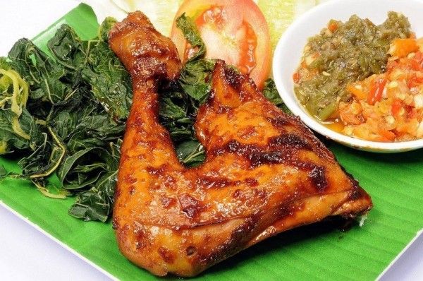 5 Resep Ayam Bakar dan Cara Membuatnya, Seenak Restoran Mahal