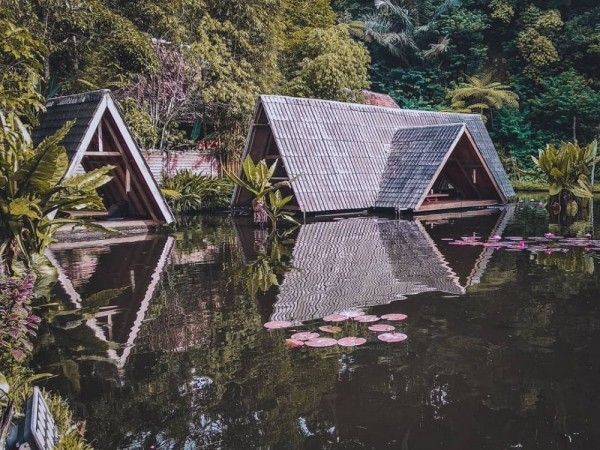 10 Tempat Makan Keluarga di Bandung yang Bikin Kumpul Jadi Seru