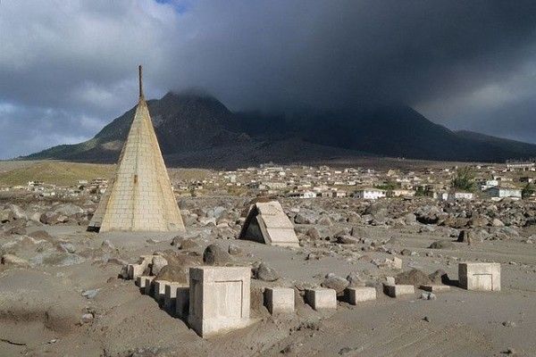 10 Tempat Ini Dulunya Ramai, Sekarang Terbengkalai