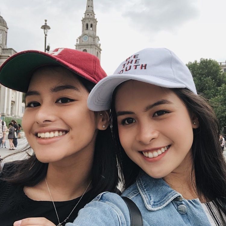 9 Bukti Kekompakan Maudy Ayunda & Adik Ini Layak Disebut Sibling Goals