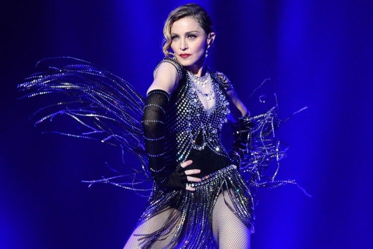 Wow, Pacar Baru Madonna Usianya 36 Tahun Lebih Muda