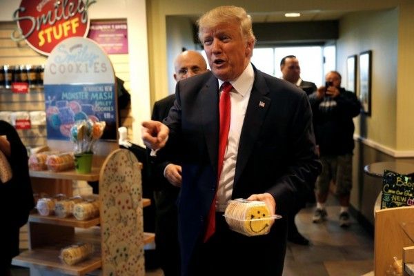 7 Kebiasaan Makan Aneh Donald Trump yang Bikin Geleng-Geleng Kepala