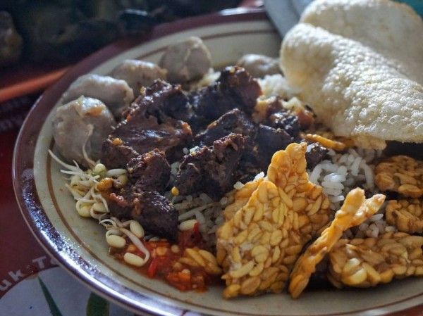 5 Warung Rawon Paling Enak di Banyuwangi, Rasanya Mantap!