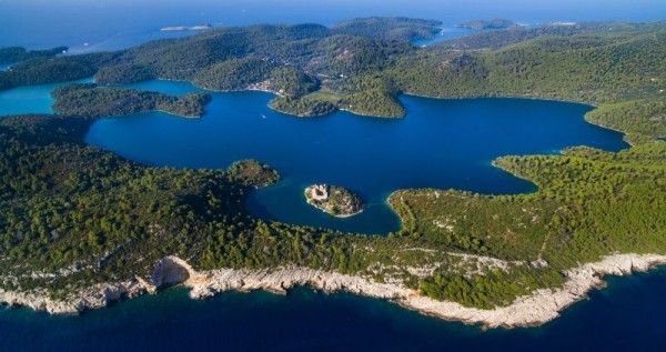 10 Pulau Eksotis di Kroasia yang Menjadi Daya Tarik Wisatawan