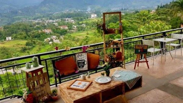 8 Restoran di Puncak Ini Sajikan Pemandangan Oke dan Makanan Lezat