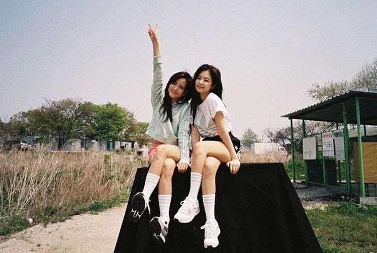 Berawal dari Mandi Bareng, 10 Foto Persahabatan Jennie-Jisoo BLACKPINK