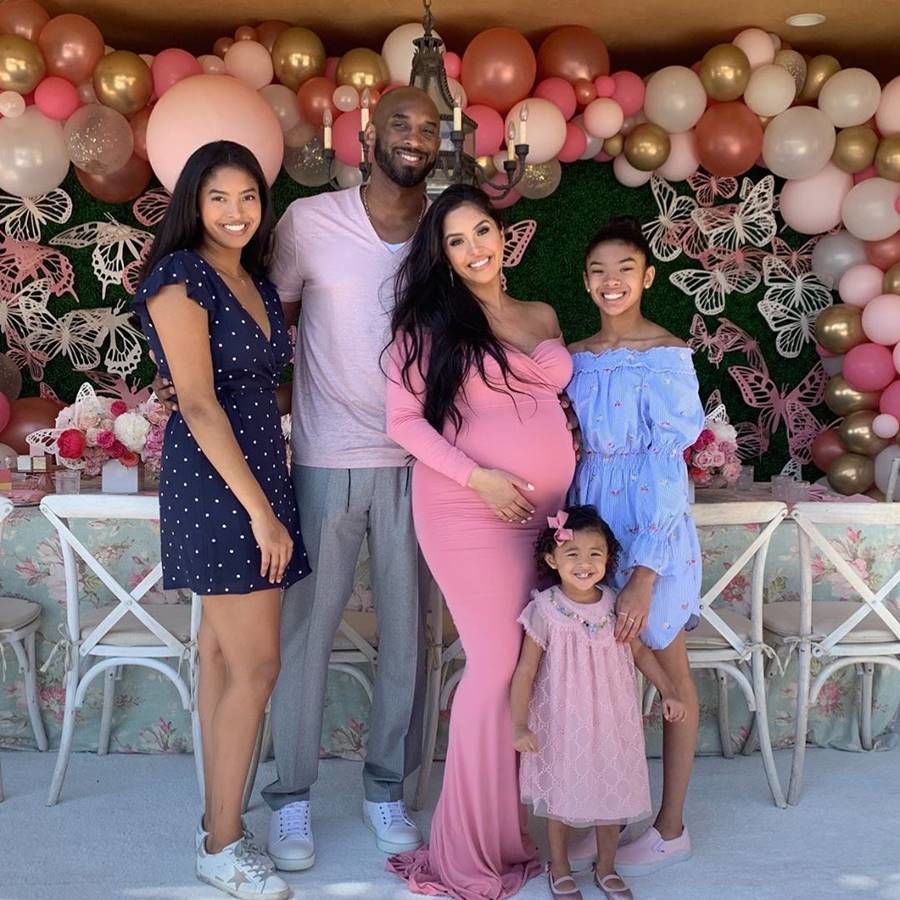 10 Potret Manisnya Mendiang Kobe Bryant Bersama Istri dan 4 Putrinya