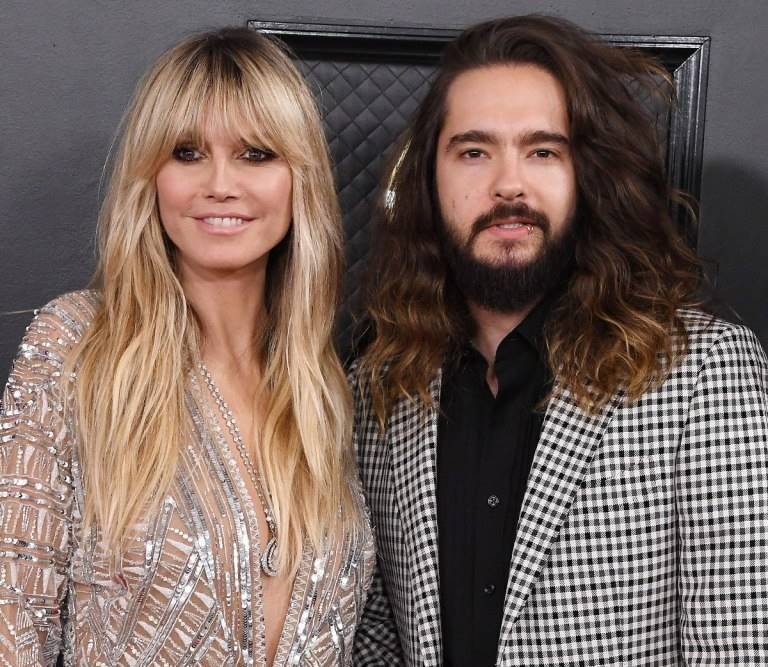Mesra! 10 Pasangan yang Ramaikan Karpet Merah Grammys 2020