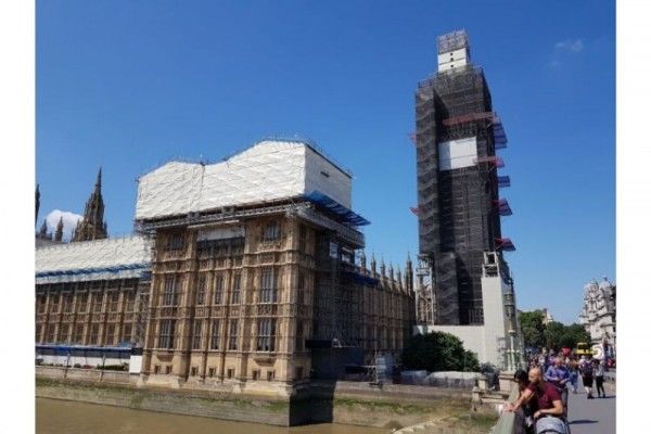 10 Foto Mengecewakan Saat Turis Berkunjung ke Lokasi Wisata Terkenal