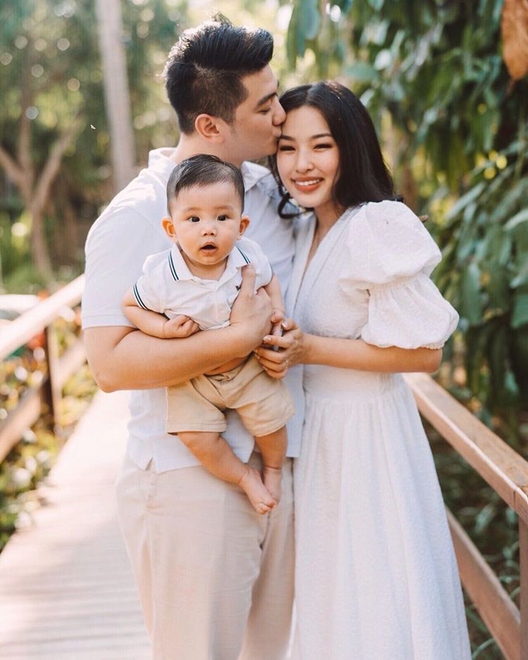 Sosok Family Man, 10 Potret Perjalanan Cinta Chef Arnold dan Istri