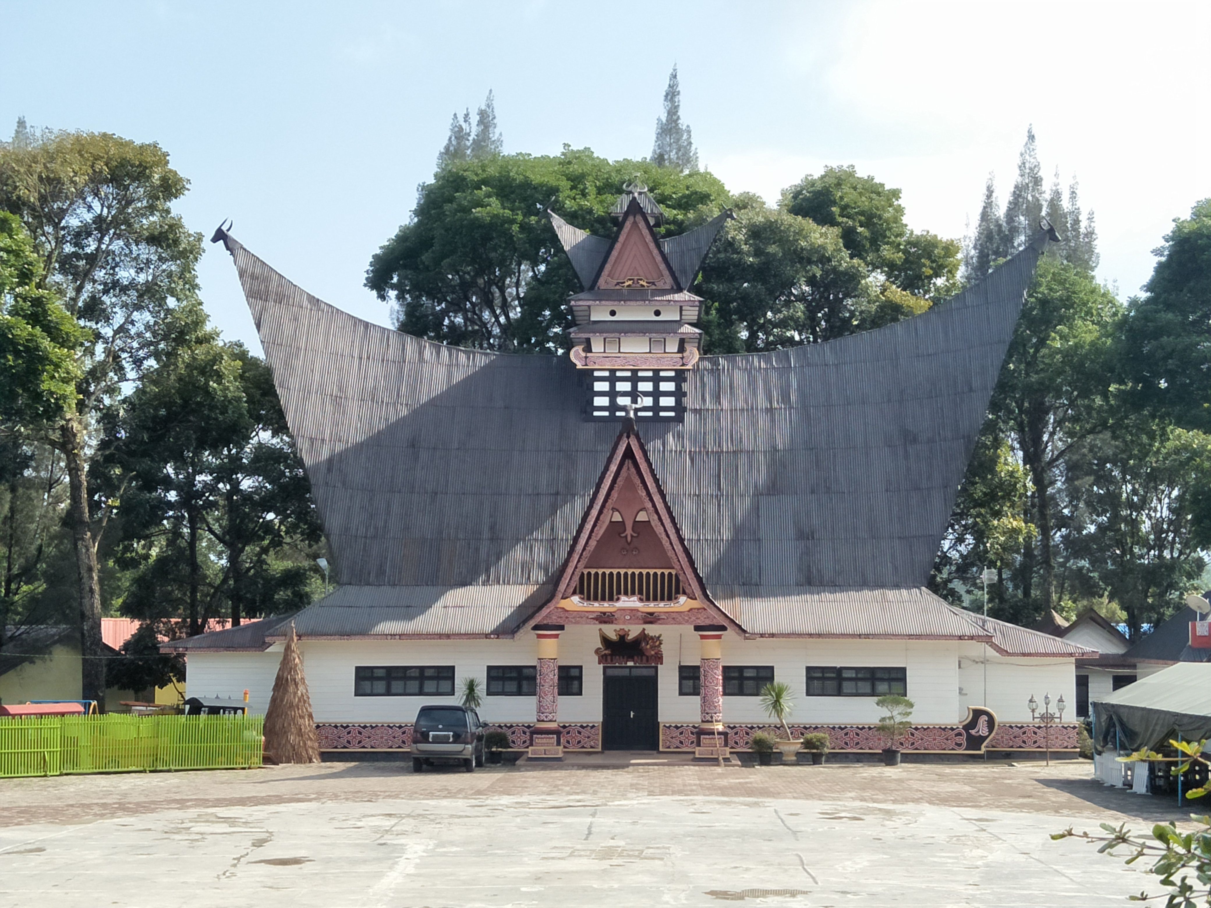 Yuk, Intip 5 Rumah Adat Sumatra Utara yang Memukau!