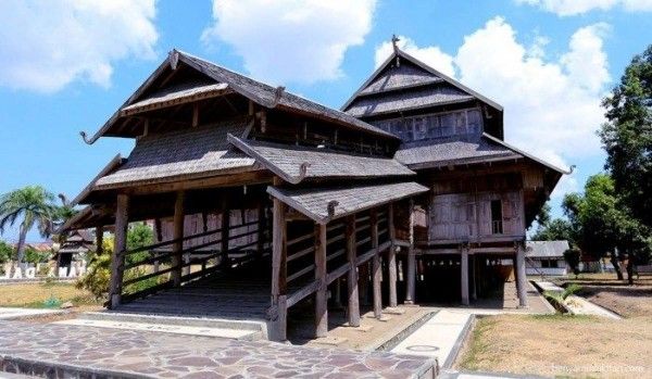 Unik dan Menarik, Ini Dia 5 Rumah Adat Nusa Tenggara Barat