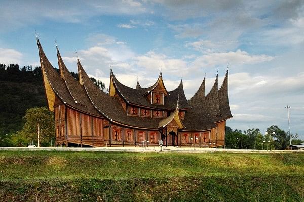 Super Kokoh dan Tahan Gempa, Ini 6 Keunikan Rumah Adat Sumatra Barat