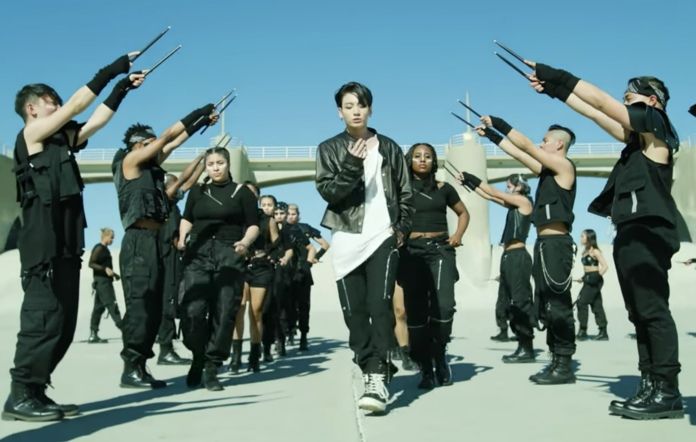 BTS, Mendobrak Jagat Maya dengan “Black Swan” 