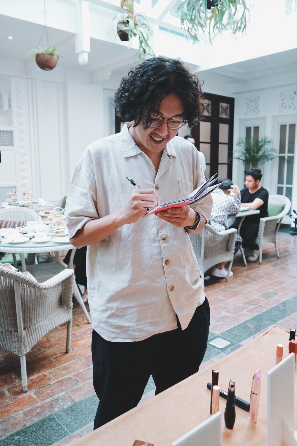 Andre Wiredja Fotografer Penerjemah Karakter