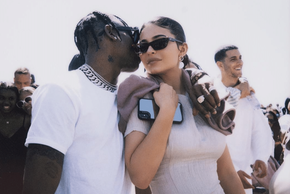 Balikan, Ini 5 Potret Kemesraan Kylie Jenner dan Travis Scott