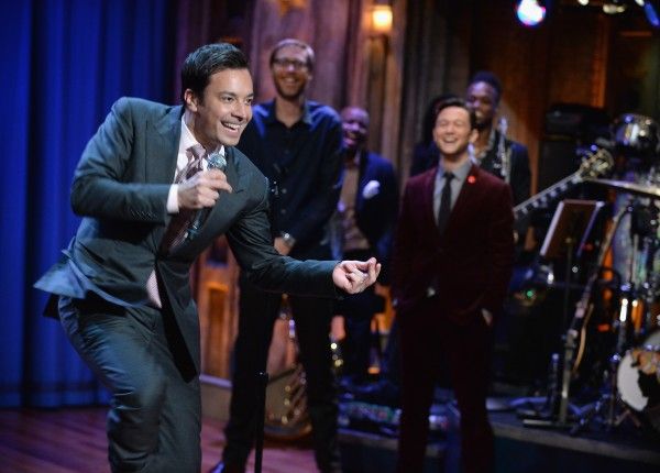 Pandemi COVID-19 Pengaruhi Acara Jimmy Fallon Hingga Trevor Noah