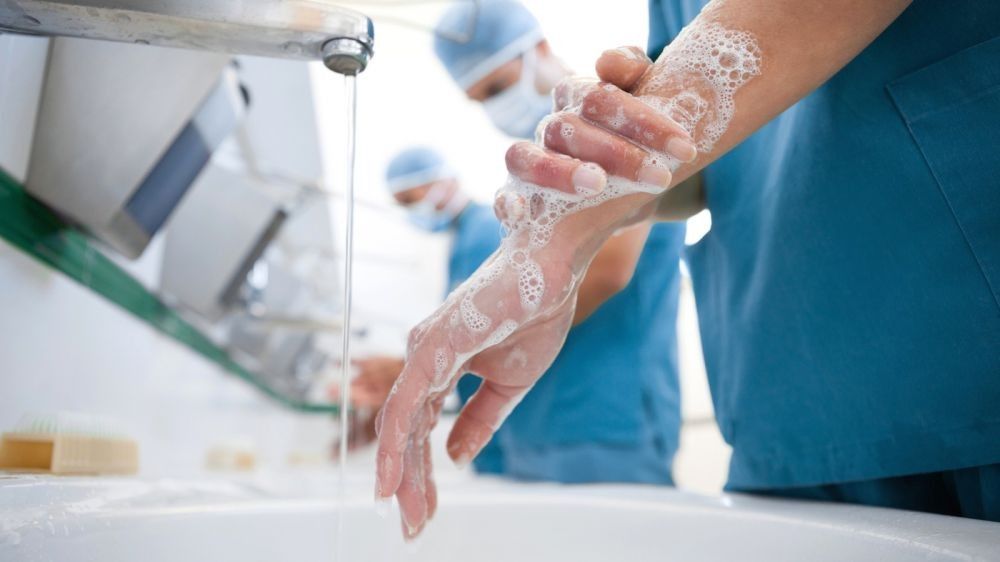 Efektif Nggak Sih Pakai Hand Sanitizer untuk Cegah Virus Corona?