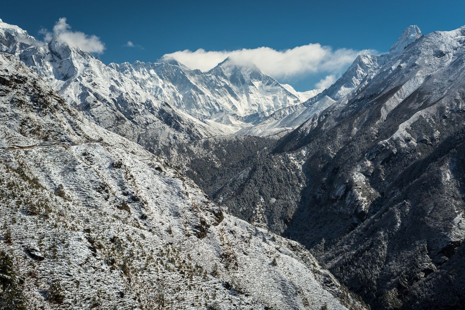 Jalur Pendakian Gunung Everest di Nepal Ditutup Karena Virus Corona