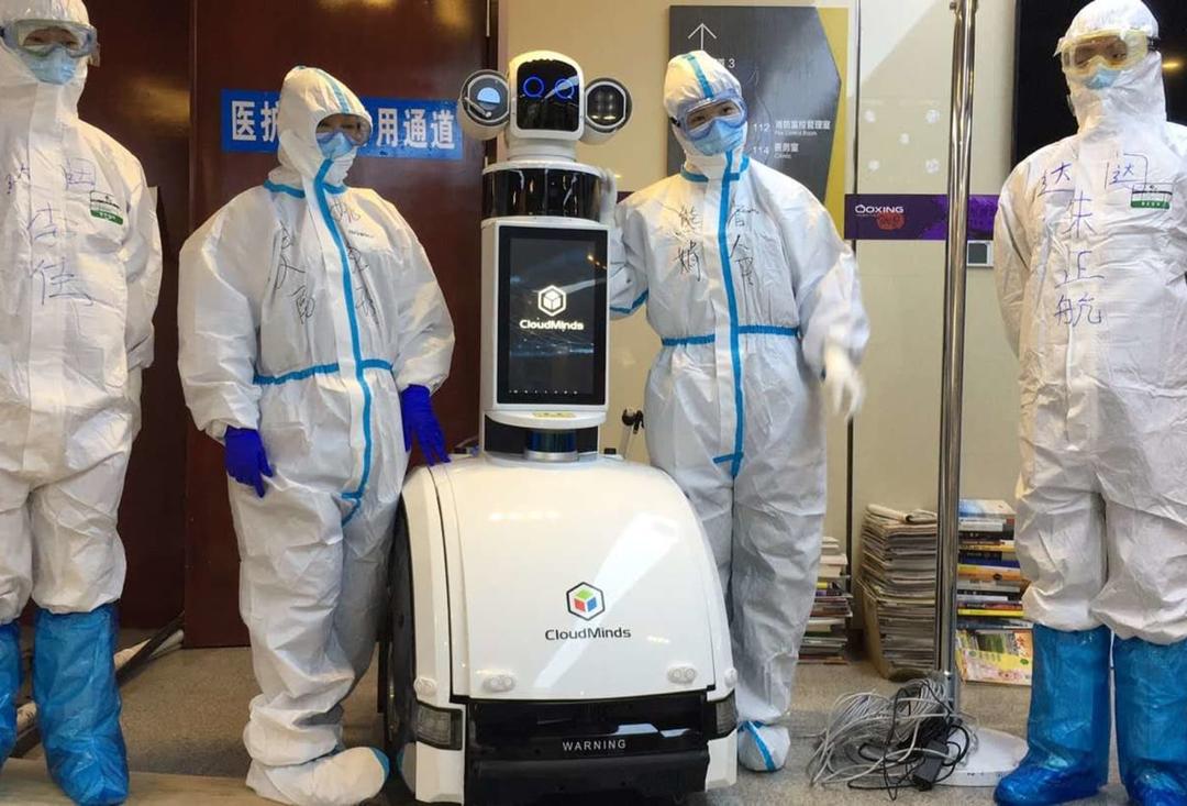 Rawat Pasien Rumah Sakit Tiongkok Gunakan Robot