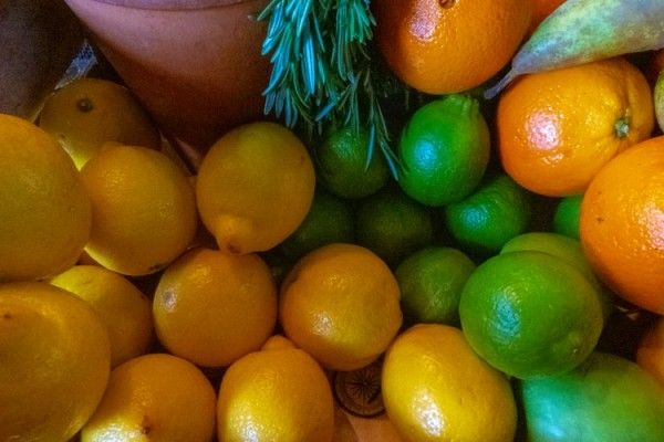 Penting! 9 Buah dan Sayur Ini Nggak Perlu Kamu Simpan di Kulkas