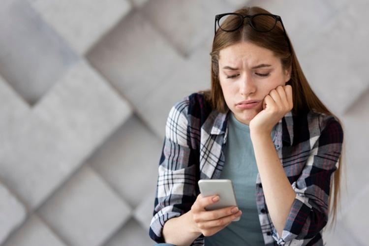 9 Kelemahan Pacaran Jarak Jauh, Bukan Cuma Nggak Bisa Ketemuan