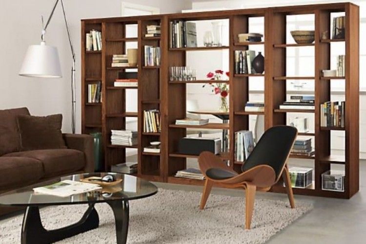 Sekat ruang tamu minimalis modern dari kayu
