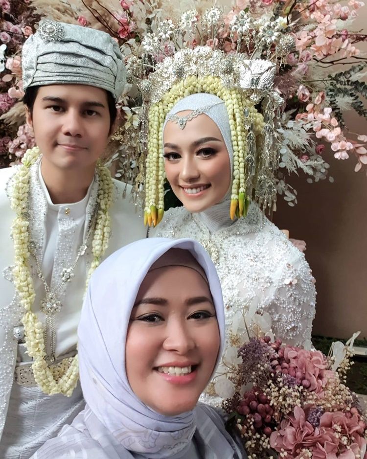 9 Foto Pernikahan Mega Iskanti Di Tengah Wabah Corona