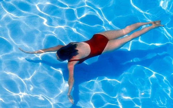 Menurut Para Pakar, Berenang Ternyata Tidak Bisa Tularkan Corona