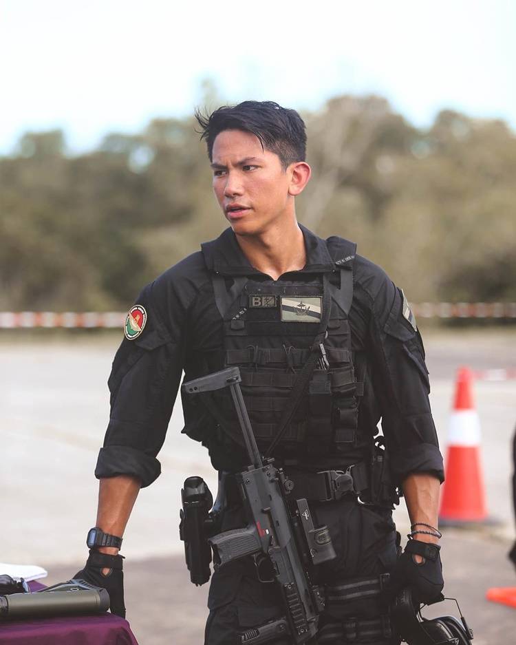 9 Pesona Pangeran Abdul Mateen yang Bikin Perempuan Jatuh Hati