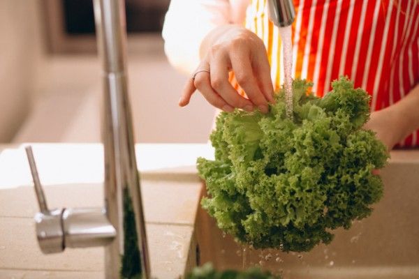 Cara Mencuci Buah dan Sayur yang Benar di Masa Pandemi Corona