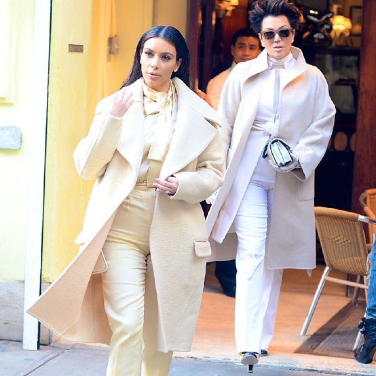 Gaya Kompak Kim Kardashian West dan Kris Jenner