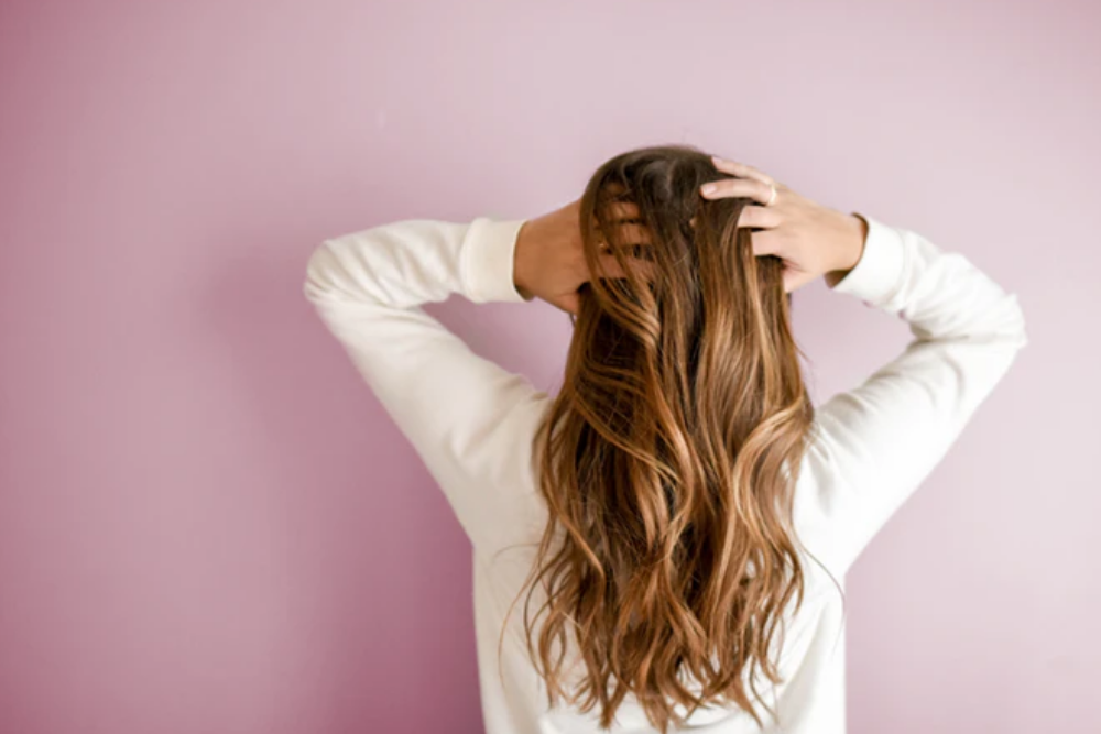 7 Cara Mudah Merawat Rambut Di Rumah
